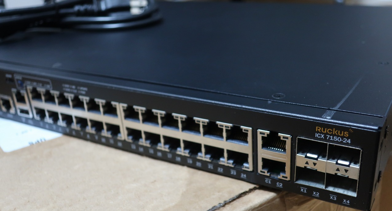 ICX7150-24 外観
